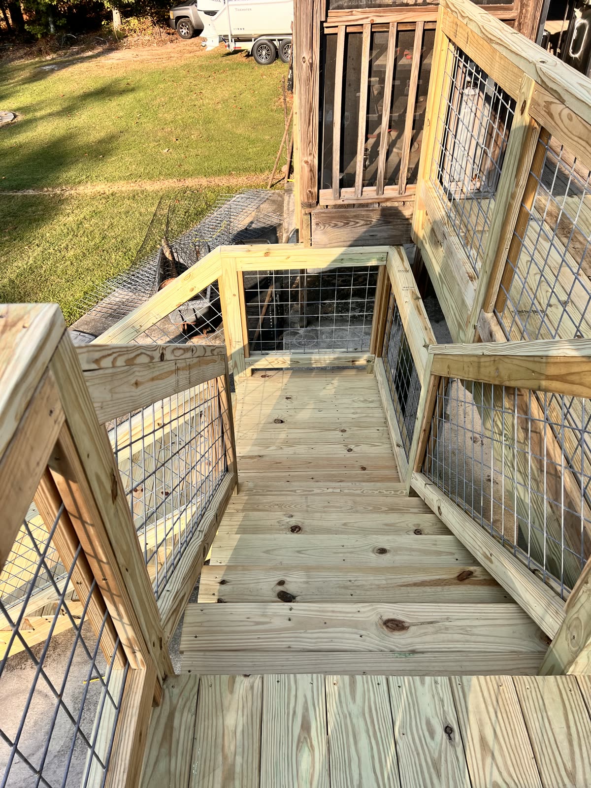 Expert deck construction by Caballero C&L Remodeling